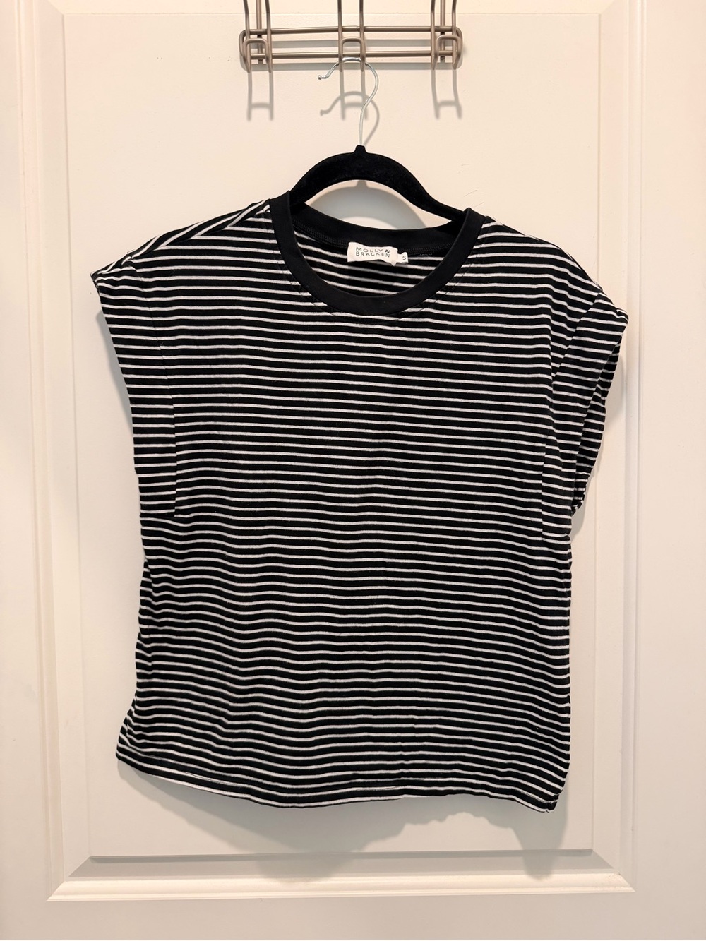 Molly Bracken Striped T-
Shirt Size S Black White Cap
Sleeve Crew Neck